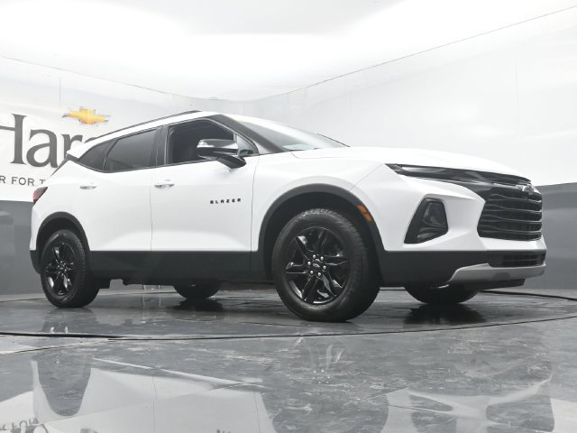 Used 2021 Chevrolet Blazer LT FWD image 2