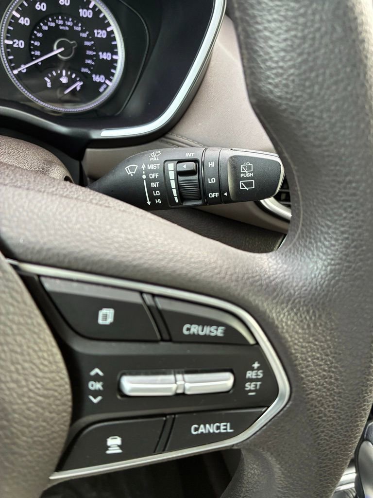 Used 2020 Hyundai Santa Fe SE image 25