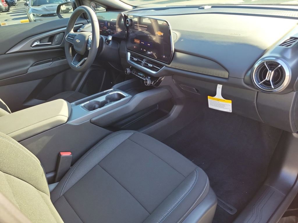 New 2026 Chevrolet Equinox EV LT image 28