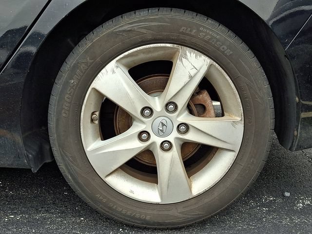 Used 2013 Hyundai Elantra GLS w/ Preferred Pkg FWD image 7