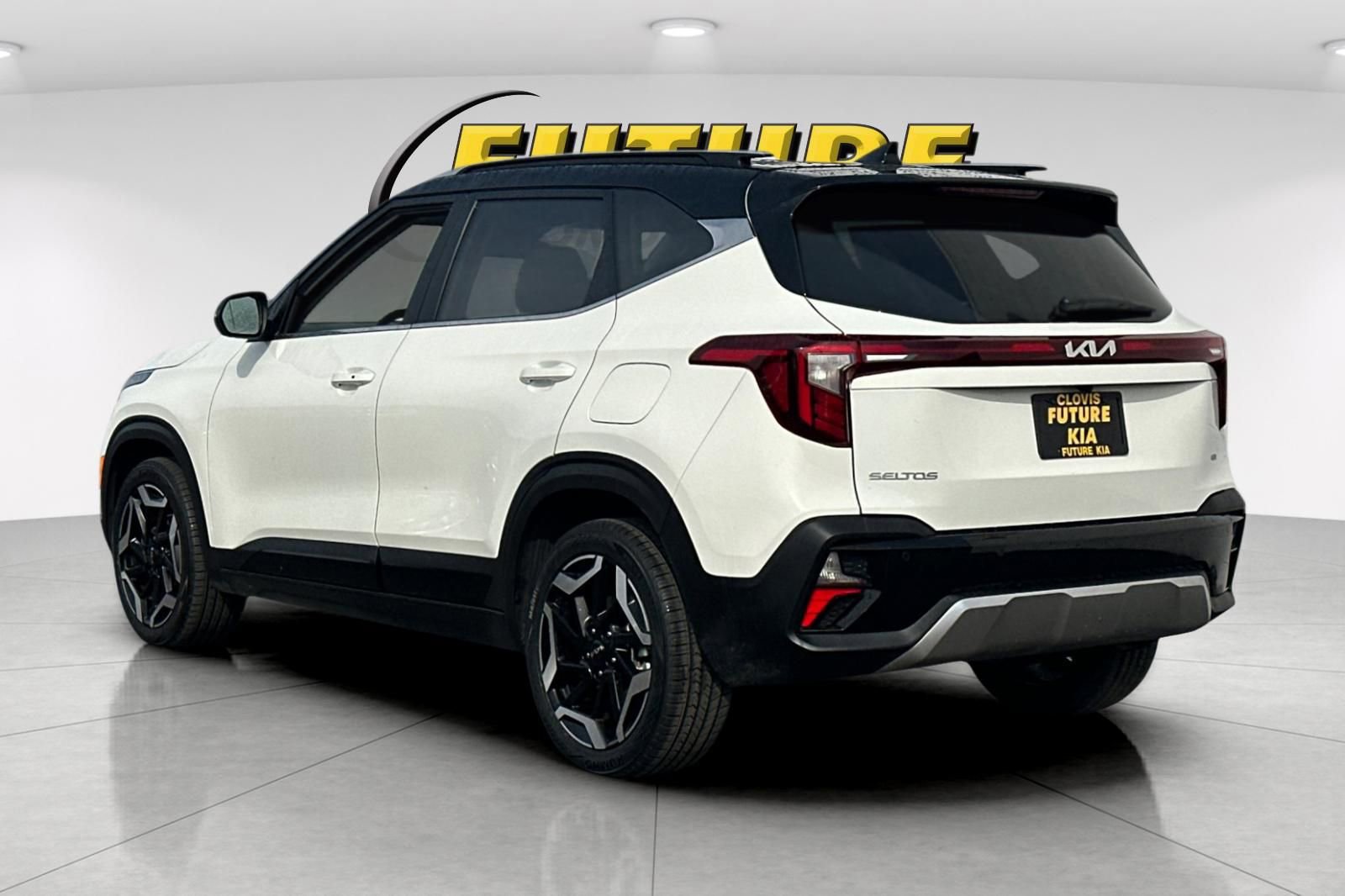 Used 2025 Kia Seltos SX image 6