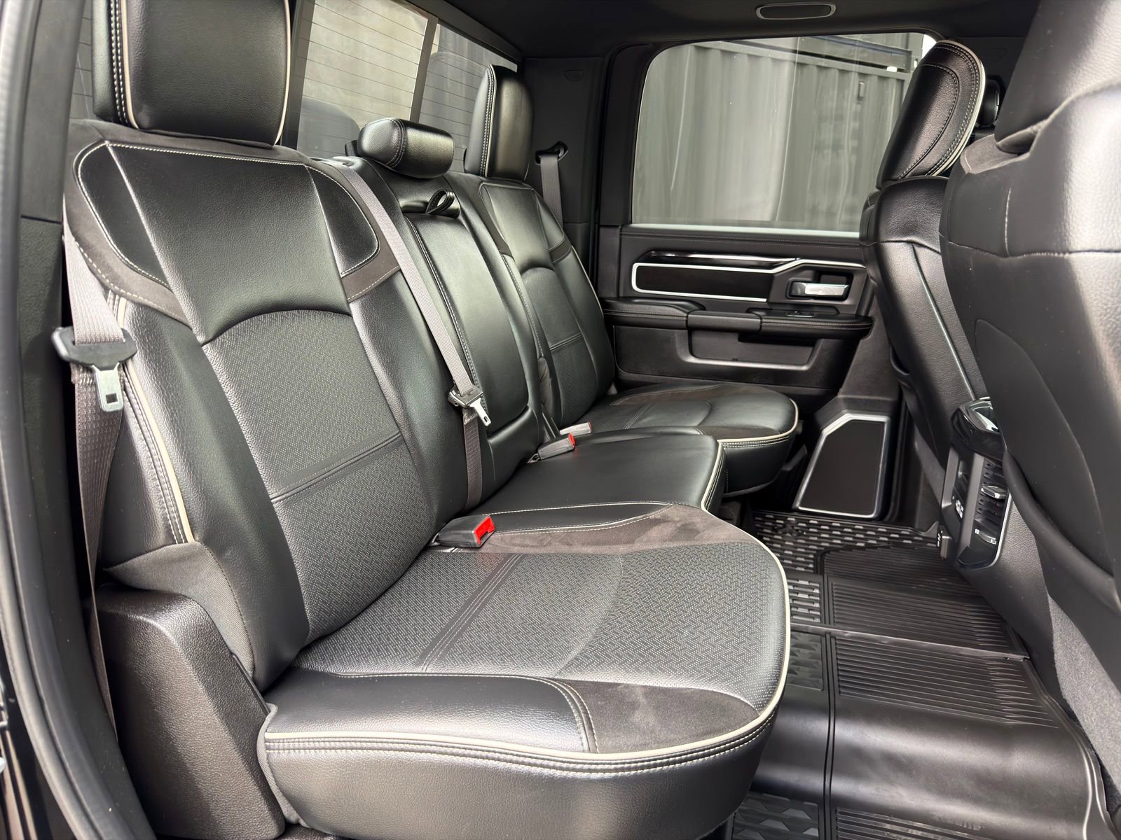 Used 2020 RAM 3500 Laramie image 37