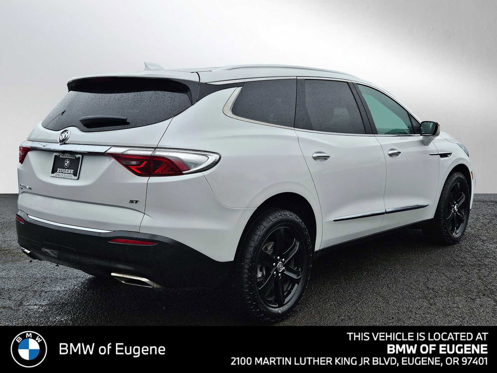 Used 2023 Buick Enclave Essence w/ Experience Buick Package image 3