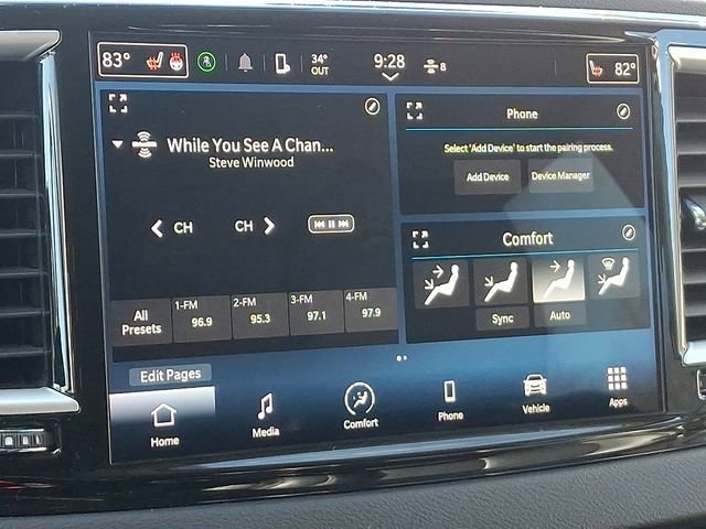 Used 2024 Chrysler Pacifica Touring-L image 17