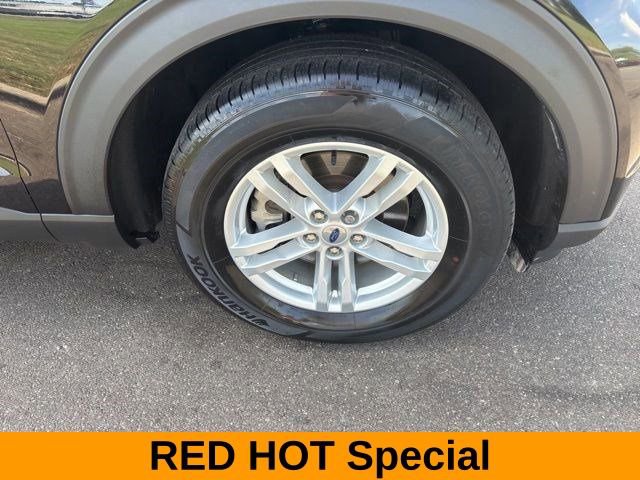 Used 2023 Ford Explorer XLT image 45