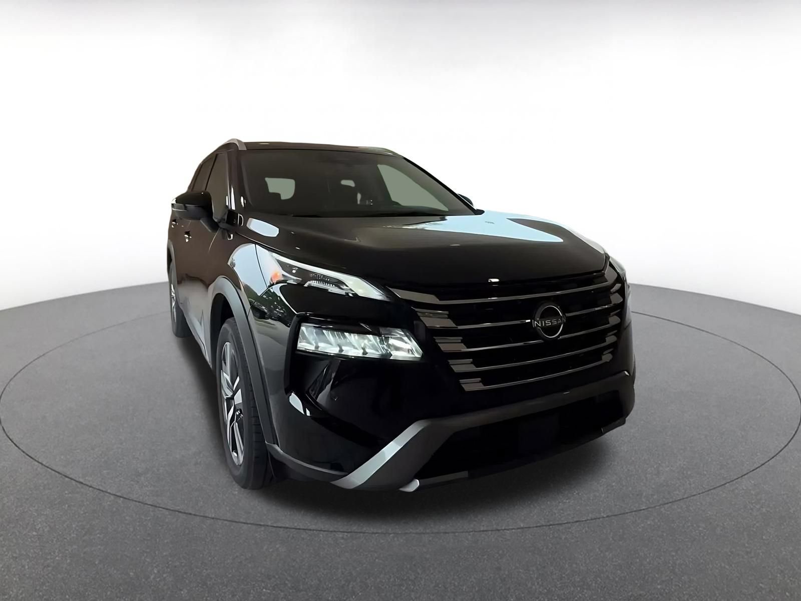 Used 2026 Nissan Rogue SL FWD image 3