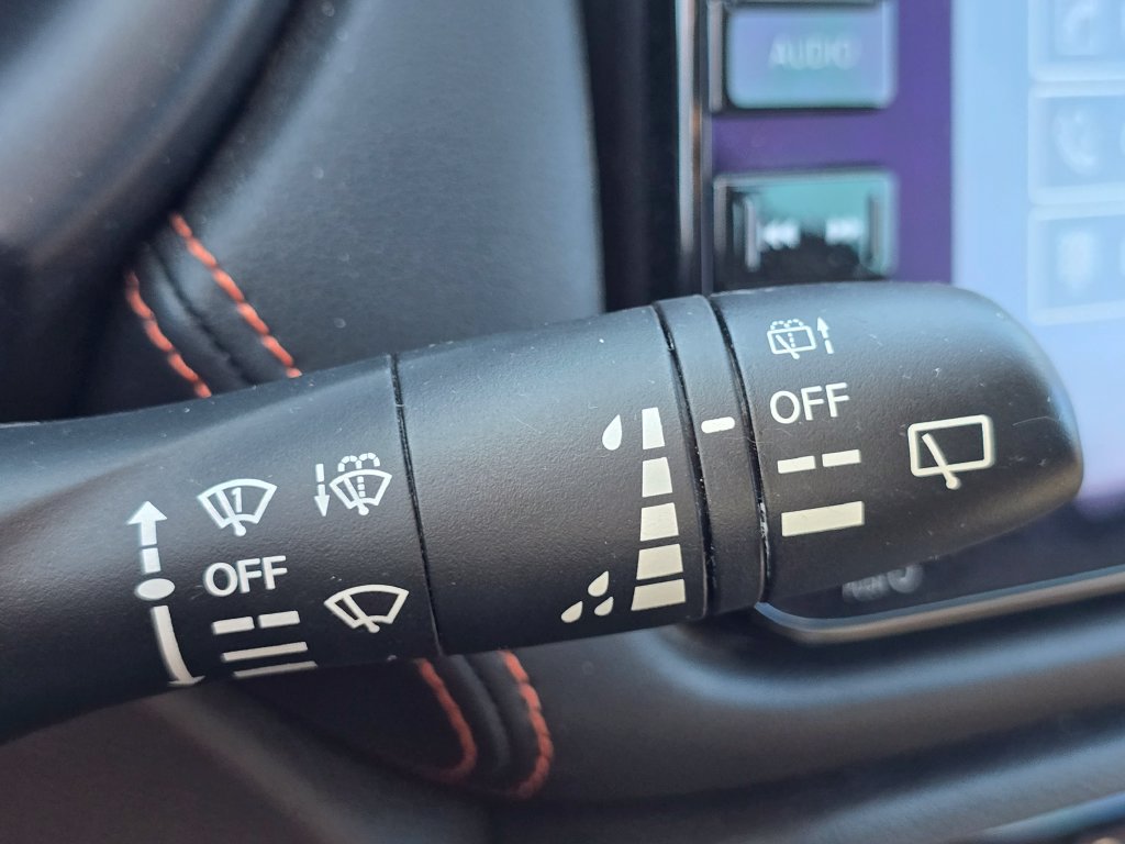 Used 2023 Nissan Kicks SR FWD image 30