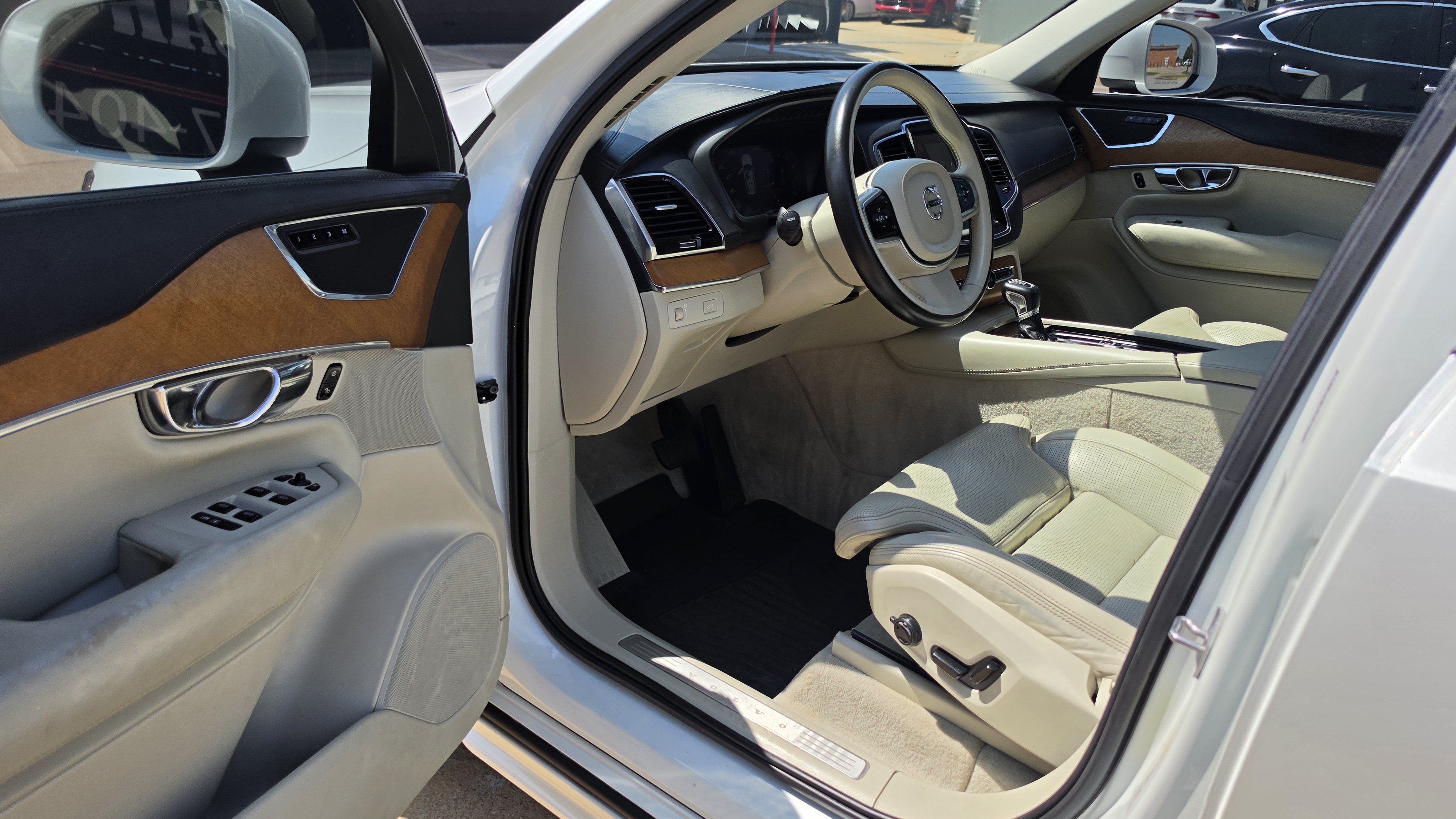 Used 2016 Volvo XC90 T6 Inscription AWD/4WD image 24