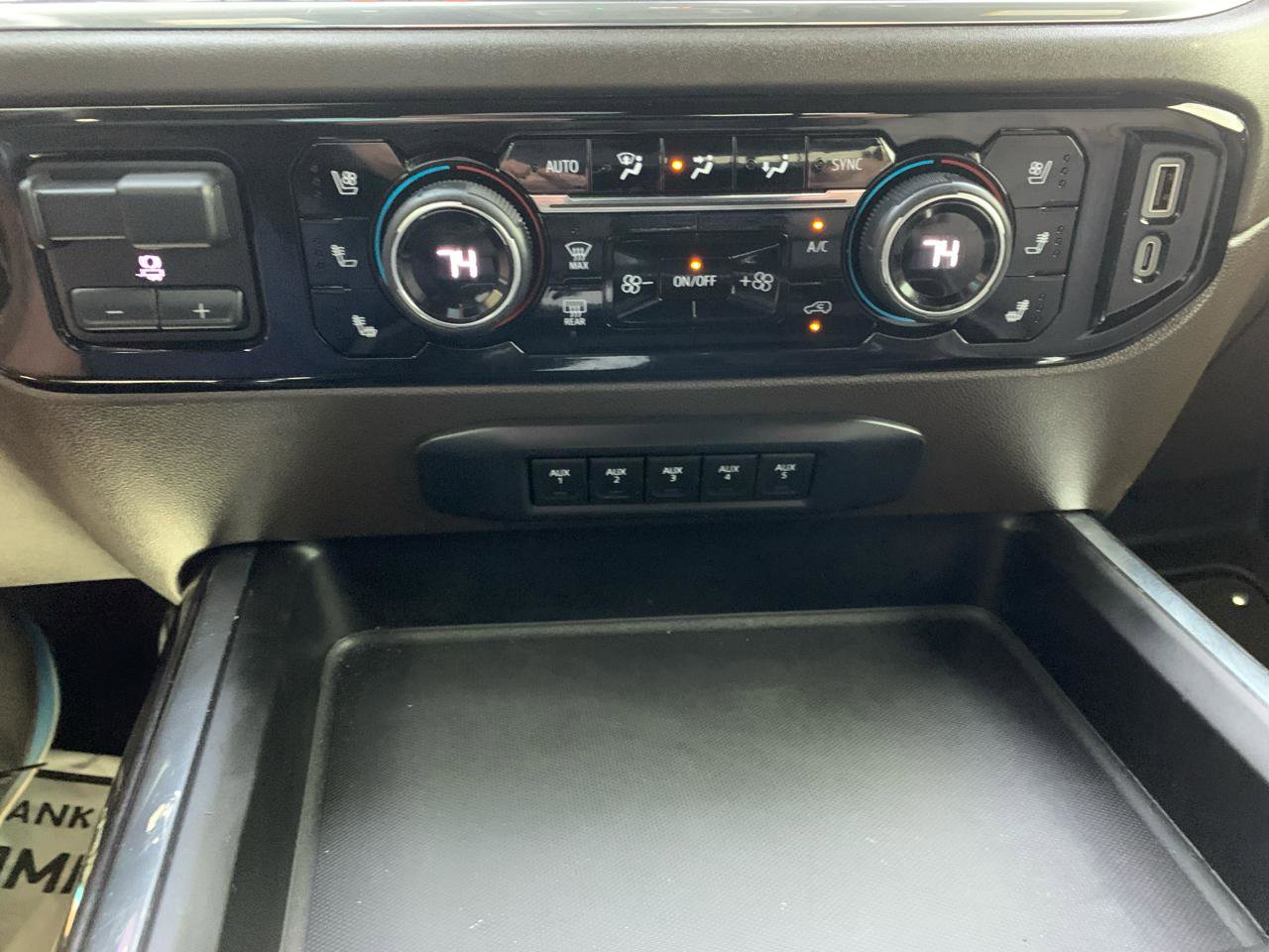 Used 2025 Chevrolet Silverado 2500 LTZ w/ LTZ Convenience Package image 33