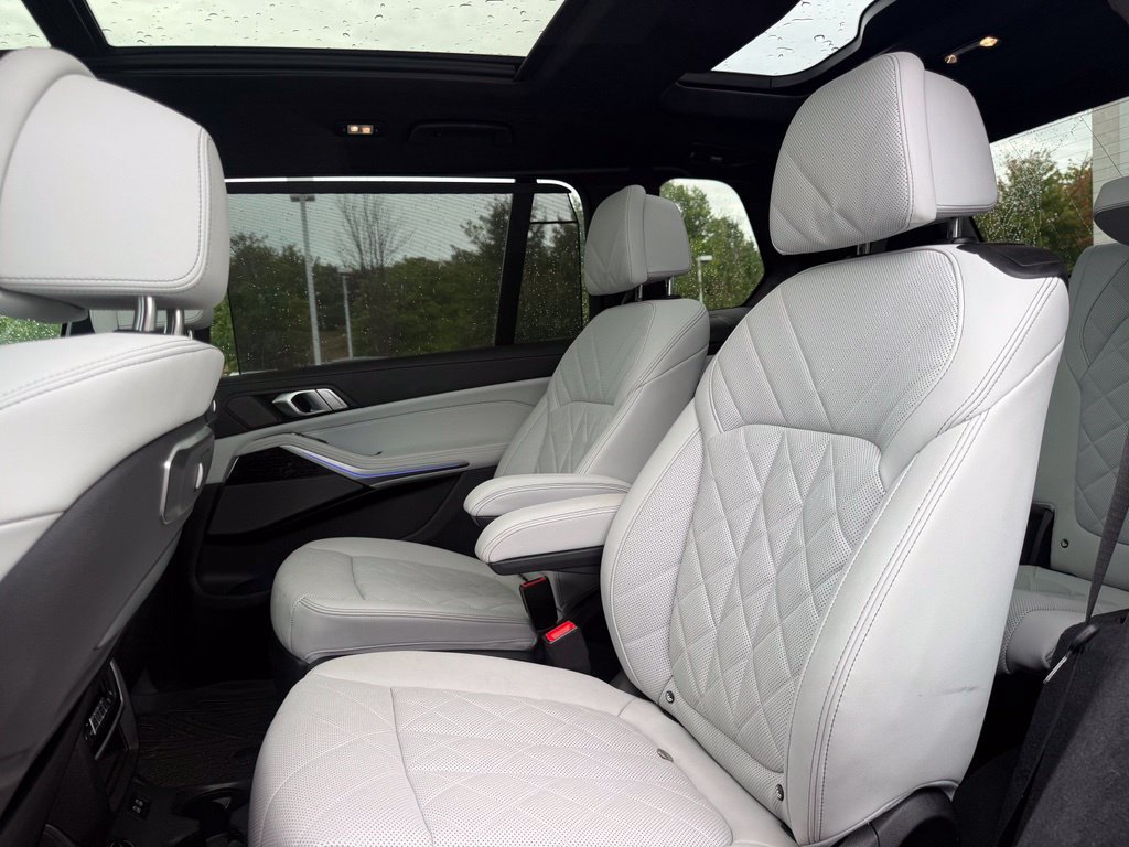 Used 2024 BMW X7 xDrive40i w/ M Sport Package AWD/4WD image 12