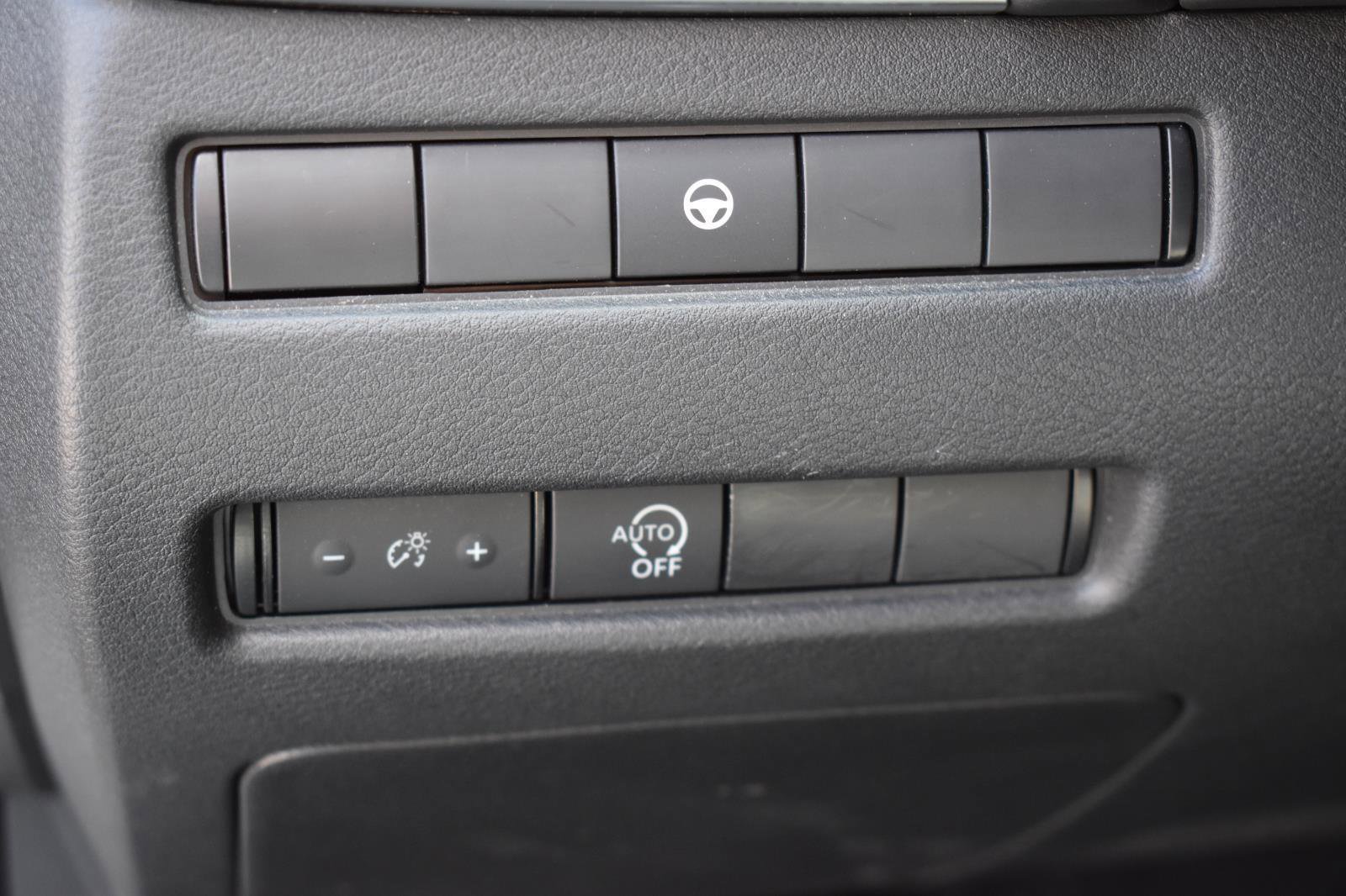 Used 2023 Nissan Rogue SV image 25