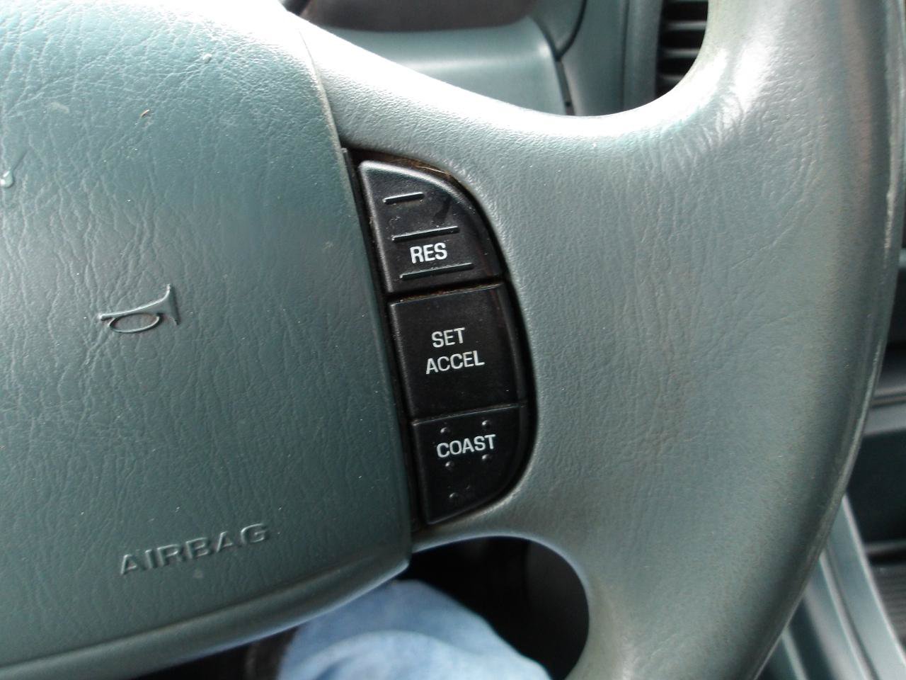 Used 1998 Ford Expedition XLT AWD/4WD image 17
