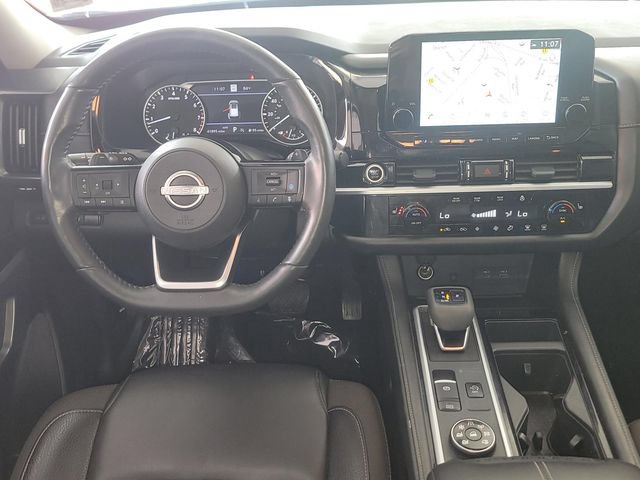 Used 2024 Nissan Pathfinder SL AWD/4WD image 13