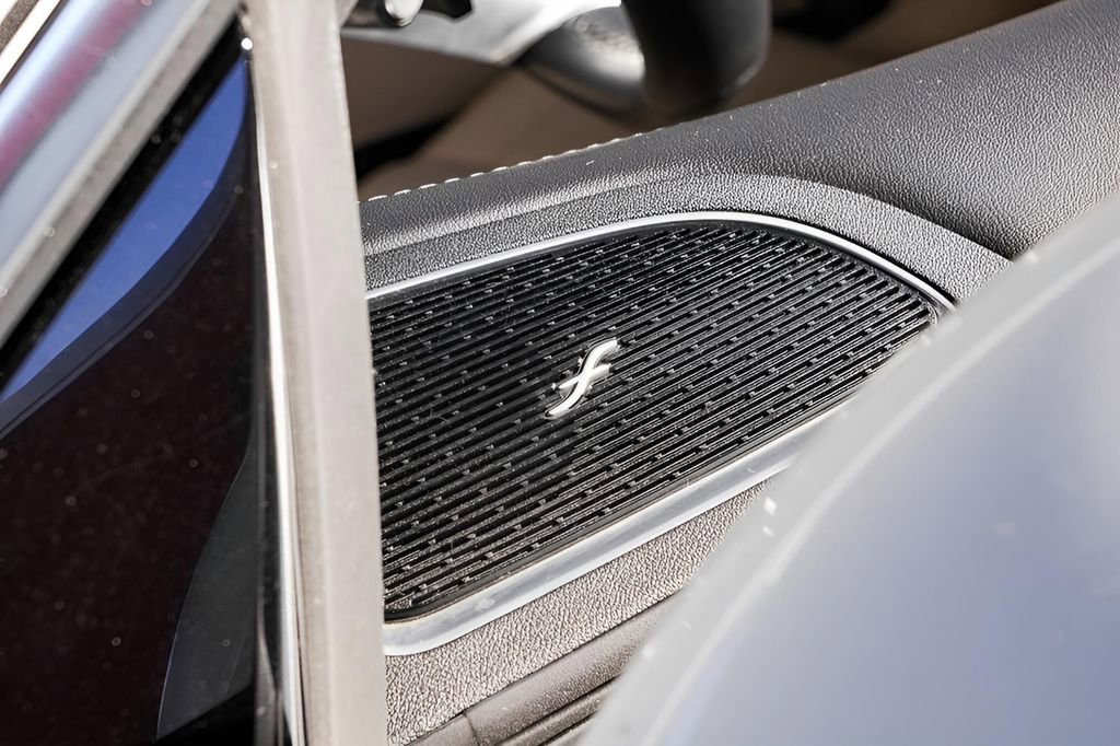 Used 2024 Mercedes-Benz CLE 300 4MATIC Cabriolet image 36