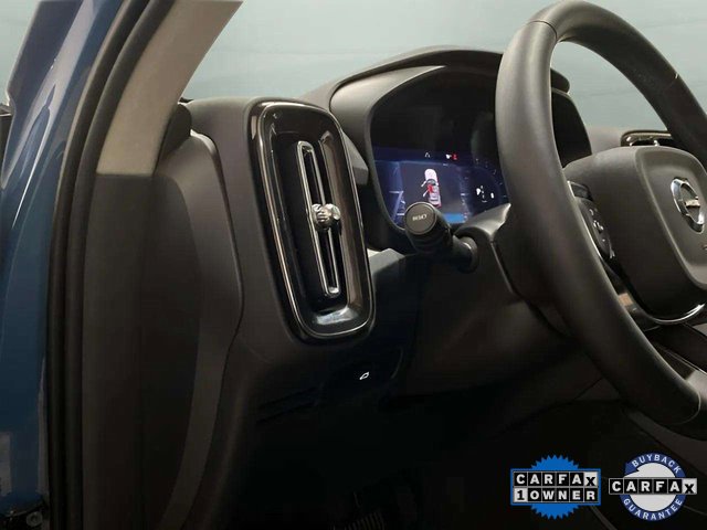 Used 2025 Volvo XC40 B5 Core image 16
