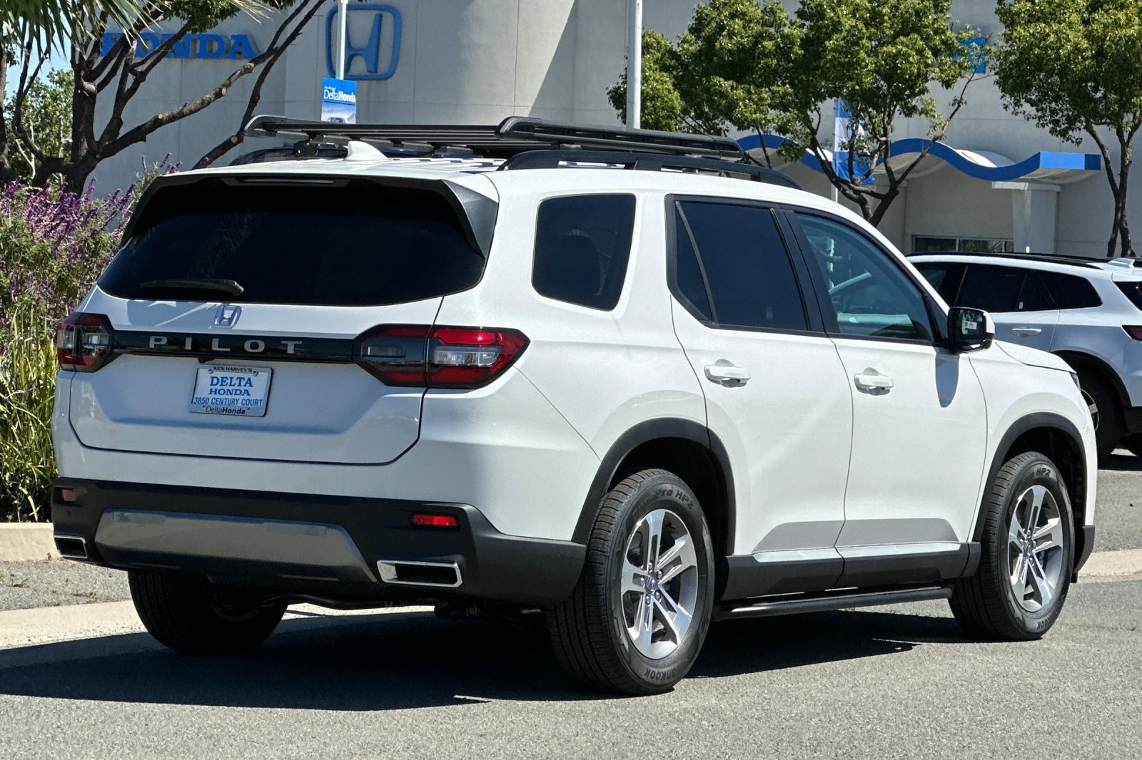 New 2026 Honda Pilot EX-L image 4