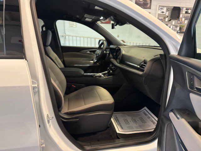 Used 2026 Chevrolet Traverse LT w/ Driver Confidence Package FWD image 30