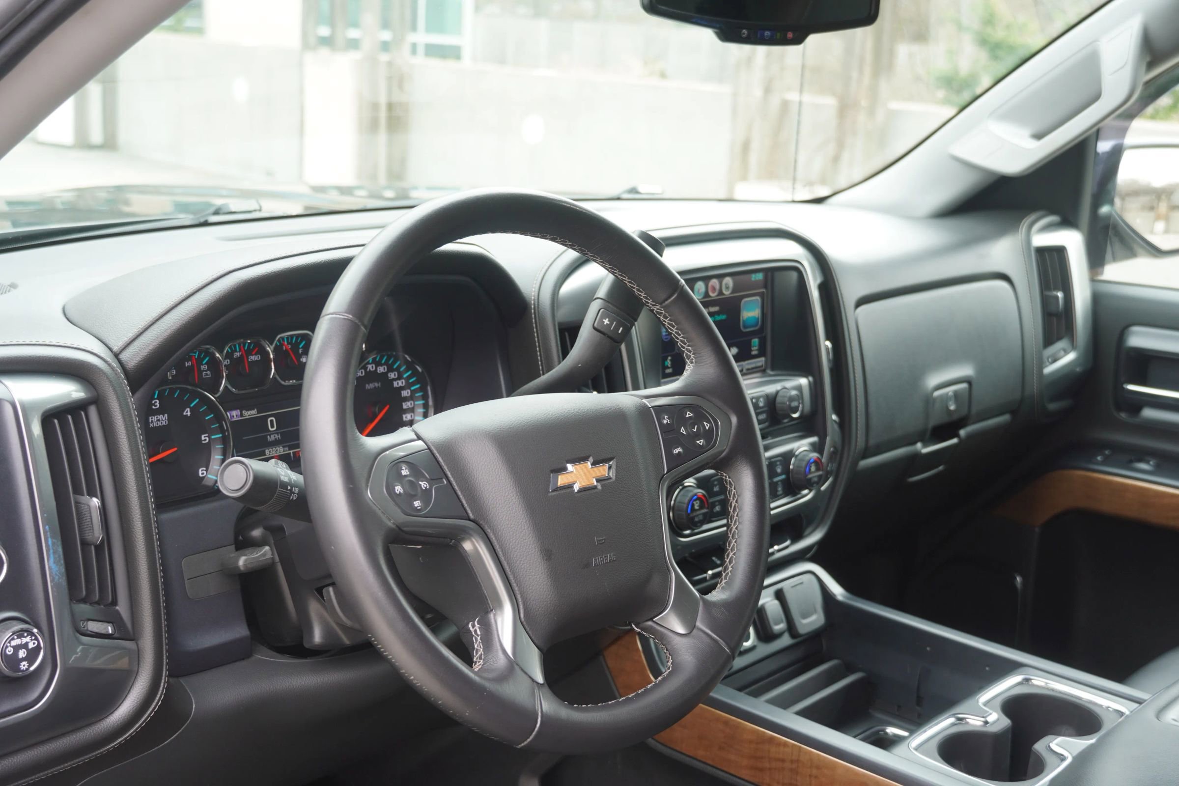 Used 2015 Chevrolet Silverado 1500 LTZ AWD/4WD image 23