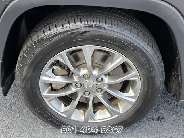 Used 2019 Jeep Cherokee Latitude Plus FWD image 16