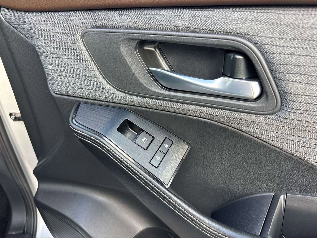 Certified 2021 Nissan Rogue SV AWD/4WD image 13