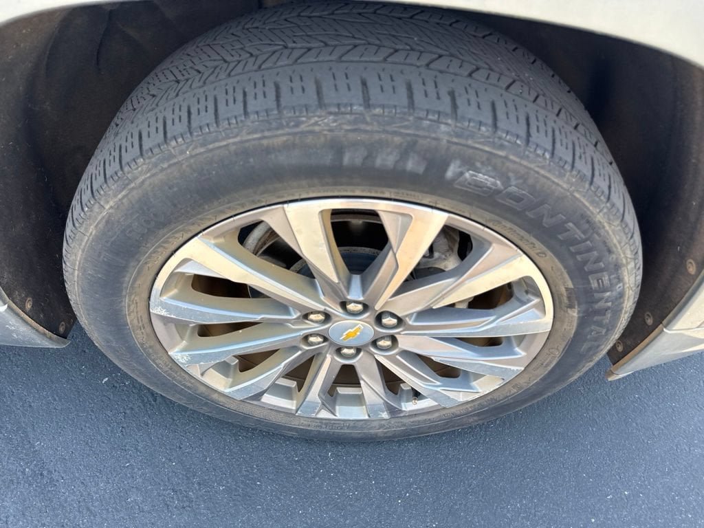 Used 2023 Chevrolet Traverse Premier AWD/4WD image 7