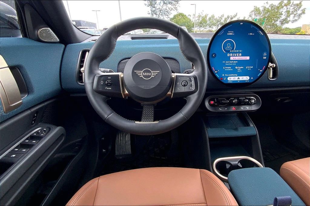 Certified 2025 MINI Cooper Countryman SE w/ Comfort Package Max image 6