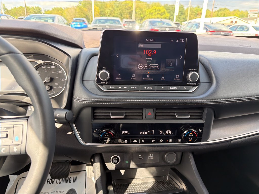 Used 2023 Nissan Rogue SV w/ SV Premium B Package AWD/4WD image 22
