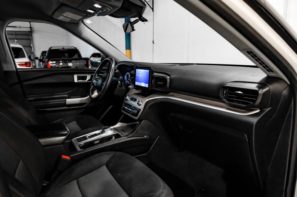 Used 2023 Ford Explorer XLT RWD image 14