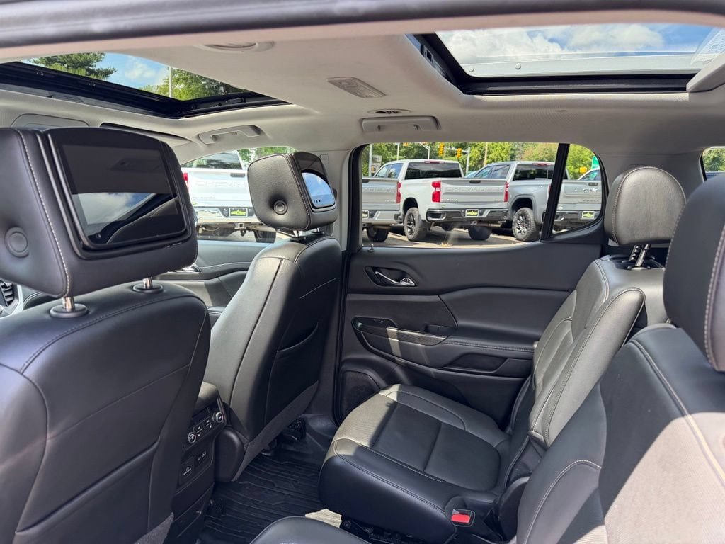 Certified 2023 GMC Acadia SLT w/ Preferred Package AWD/4WD image 12