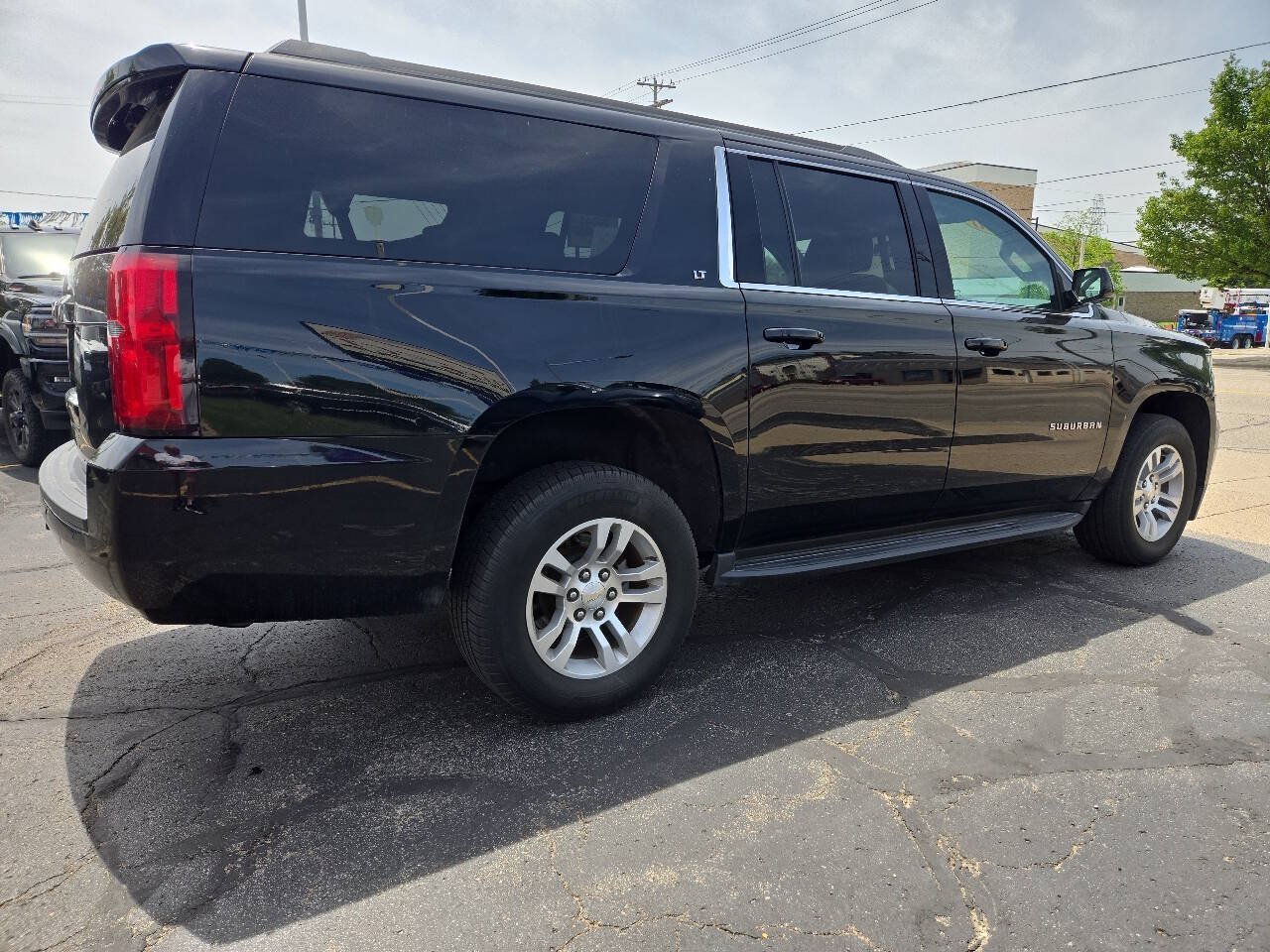 Used 2020 Chevrolet Suburban LT AWD/4WD image 6
