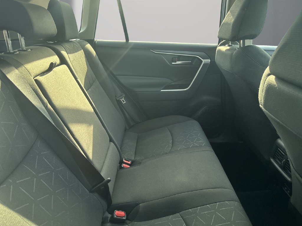 Used 2024 Toyota RAV4 XLE AWD/4WD image 9