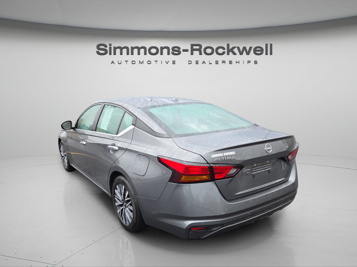 Used 2025 Nissan Altima 2.5 SV FWD image 3