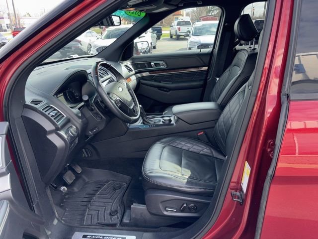 Used 2017 Ford Explorer Platinum AWD/4WD image 24