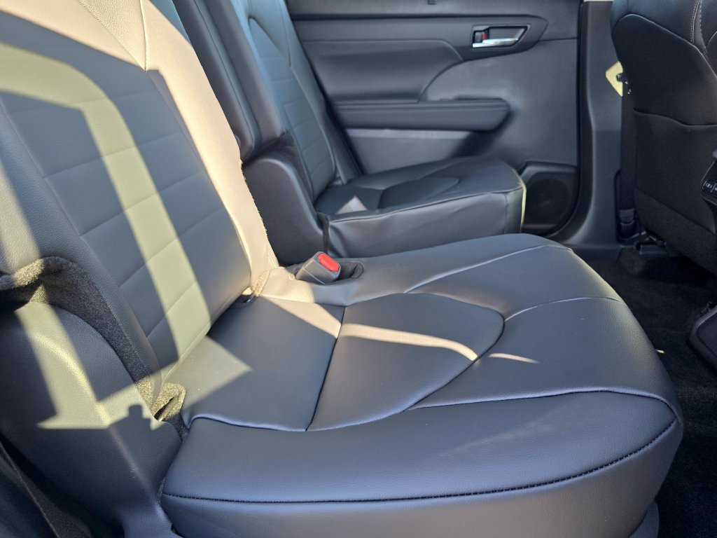 New 2026 Toyota Highlander XLE AWD/4WD image 14