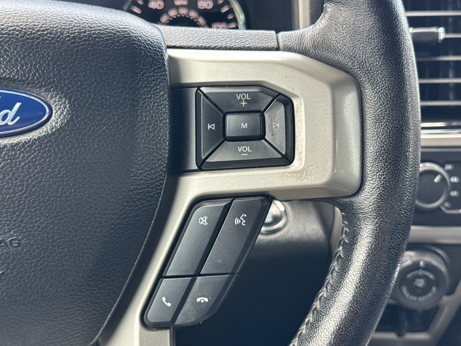 Used 2019 Ford F150 Lariat w/ Equipment Group 502A Luxury AWD/4WD image 28