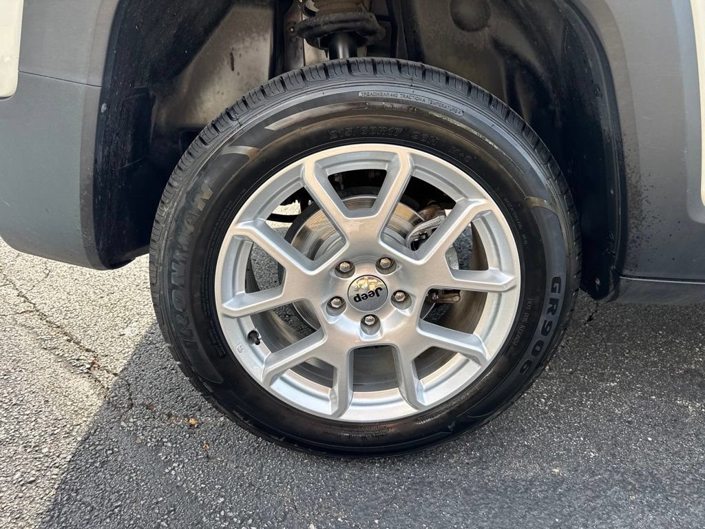 Used 2023 Jeep Renegade Latitude AWD/4WD image 40