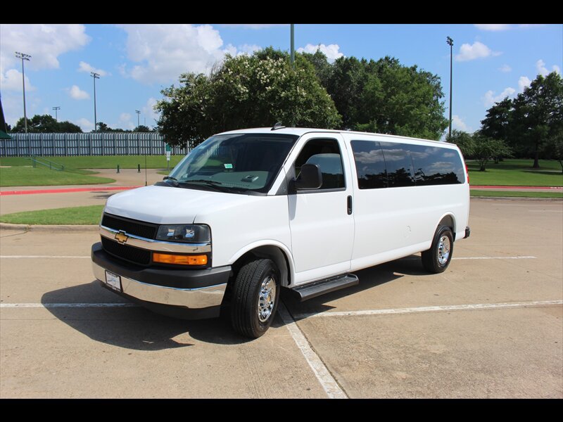 Used 2025 Chevrolet Express 3500 LT w/ LT Preferred Equipment Group RWD image 1