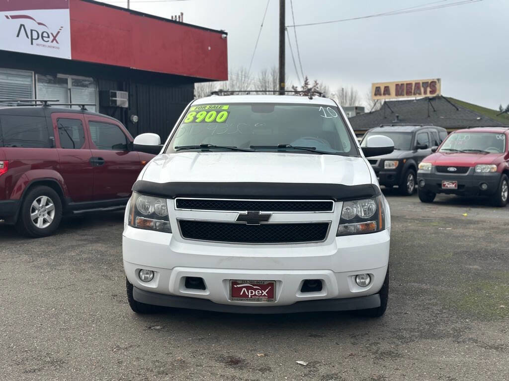 Used 2010 Chevrolet Suburban LT image 3