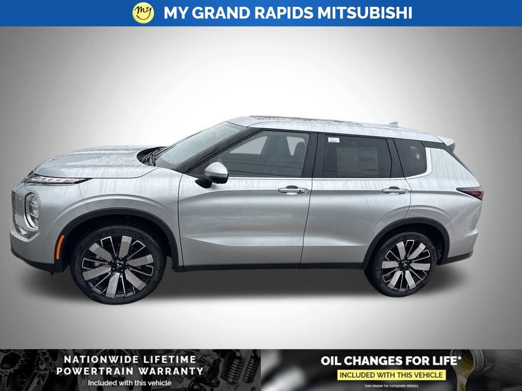 New 2026 Mitsubishi Outlander SE image 5