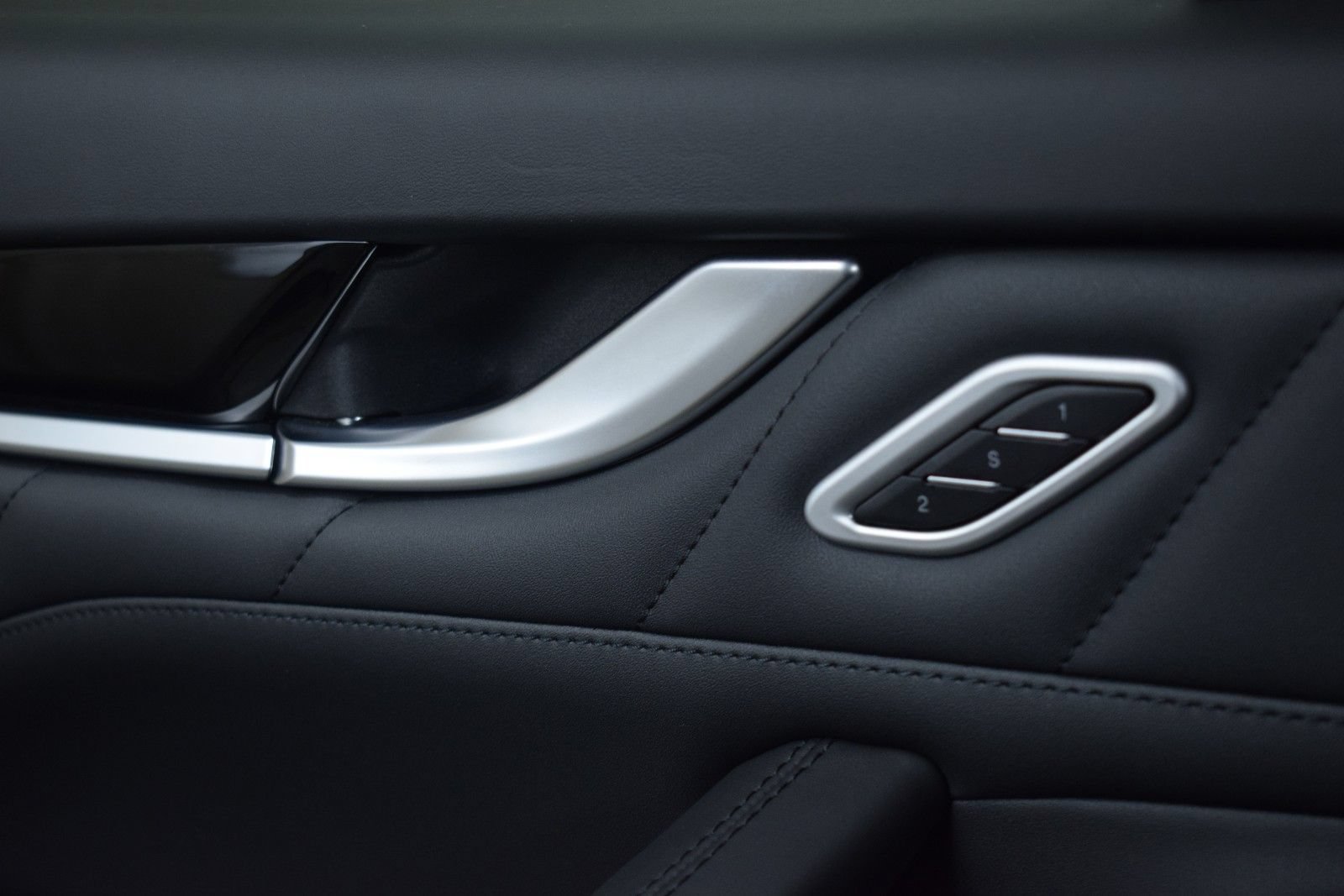 Certified 2023 Maserati Levante GT AWD/4WD image 39