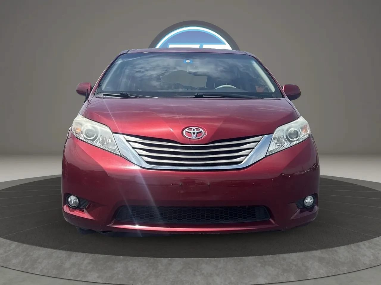 Used 2011 Toyota Sienna XLE FWD image 4