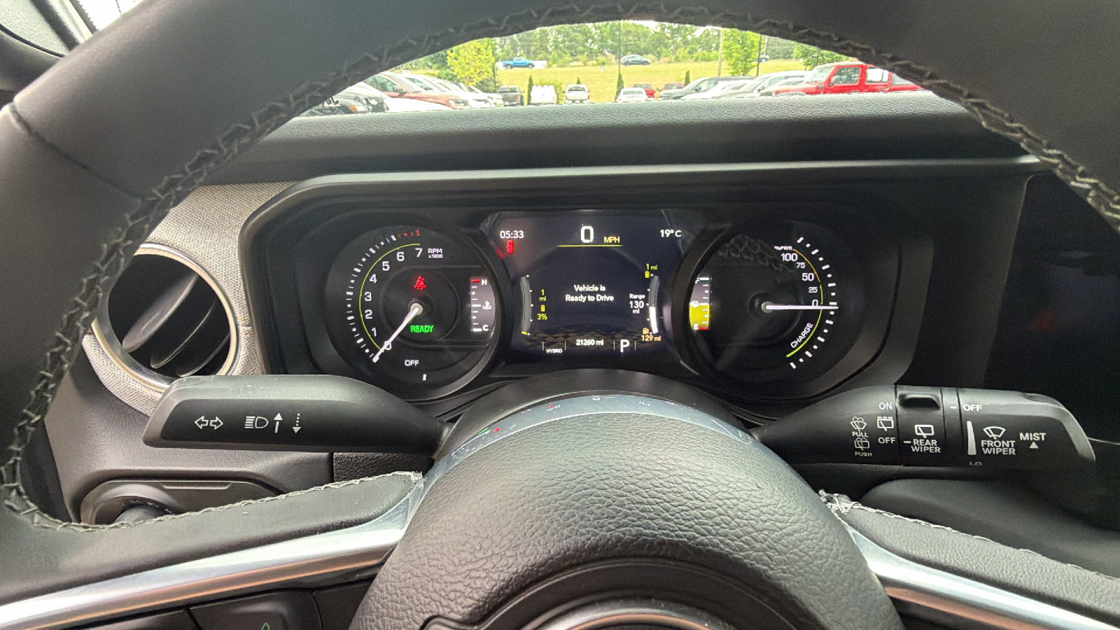 Used 2025 Jeep Wrangler Unlimited Sahara AWD/4WD image 29