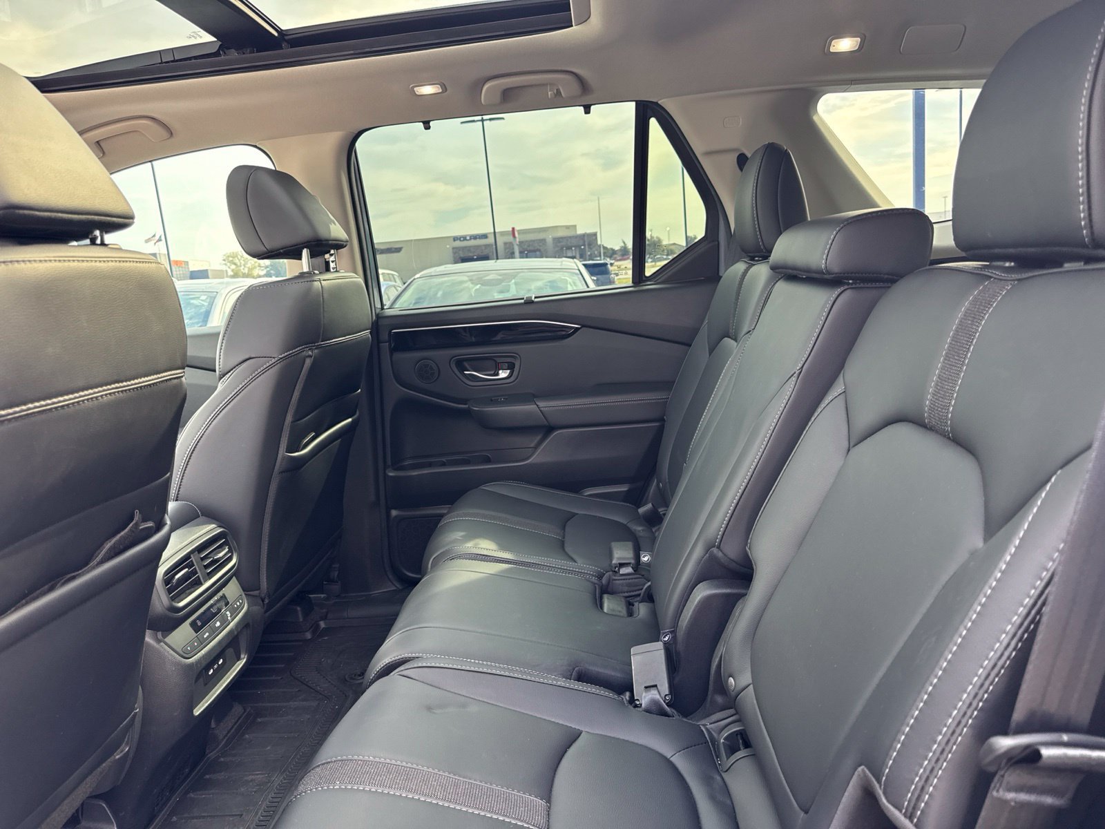 Used 2024 Honda Pilot Touring image 13