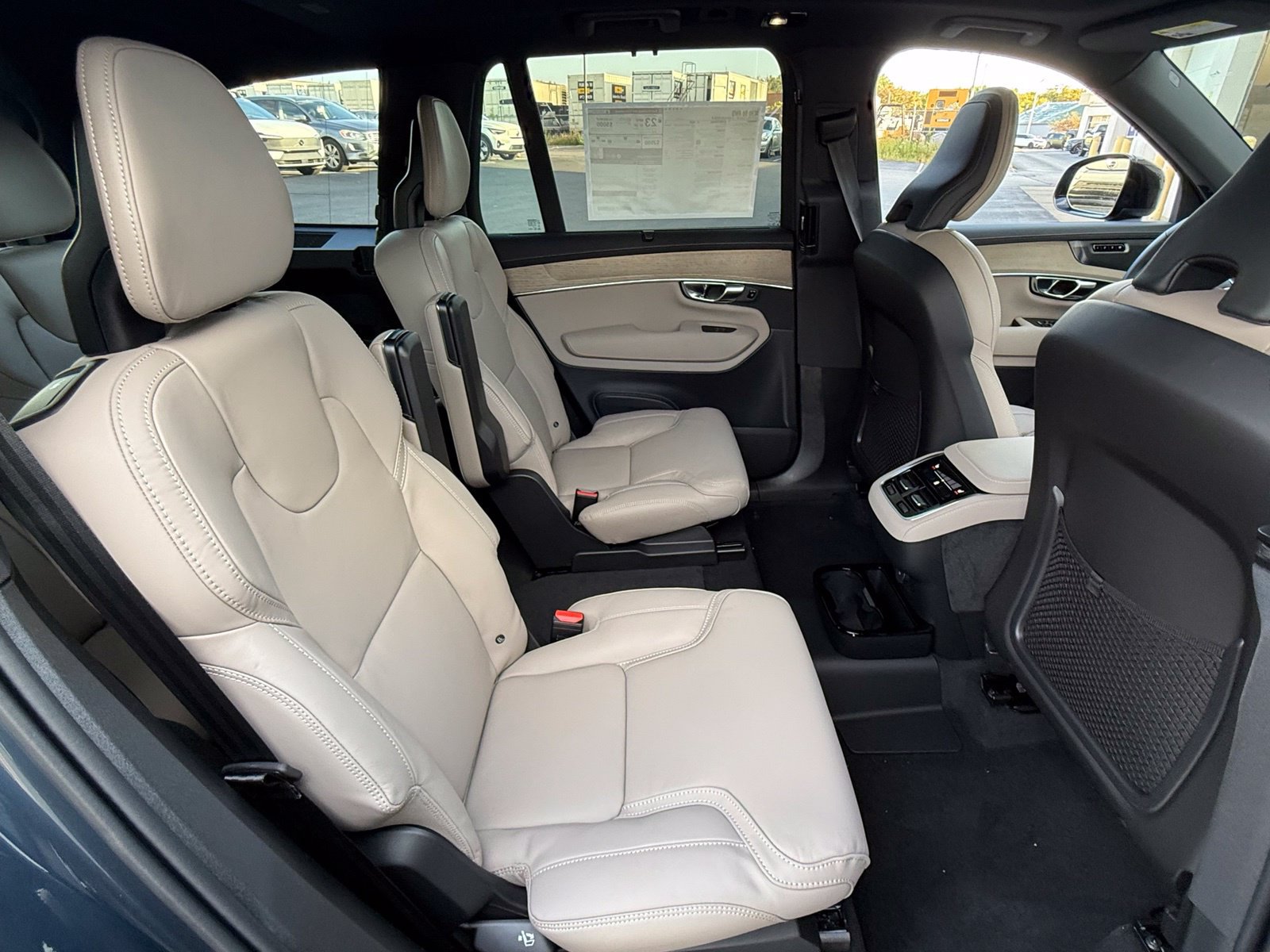 New 2027 Volvo XC90 B6 Ultra AWD/4WD image 16