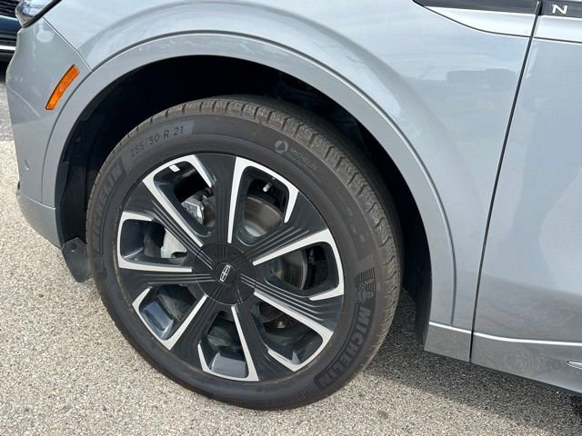 Used 2024 Lincoln Nautilus Reserve AWD/4WD image 7