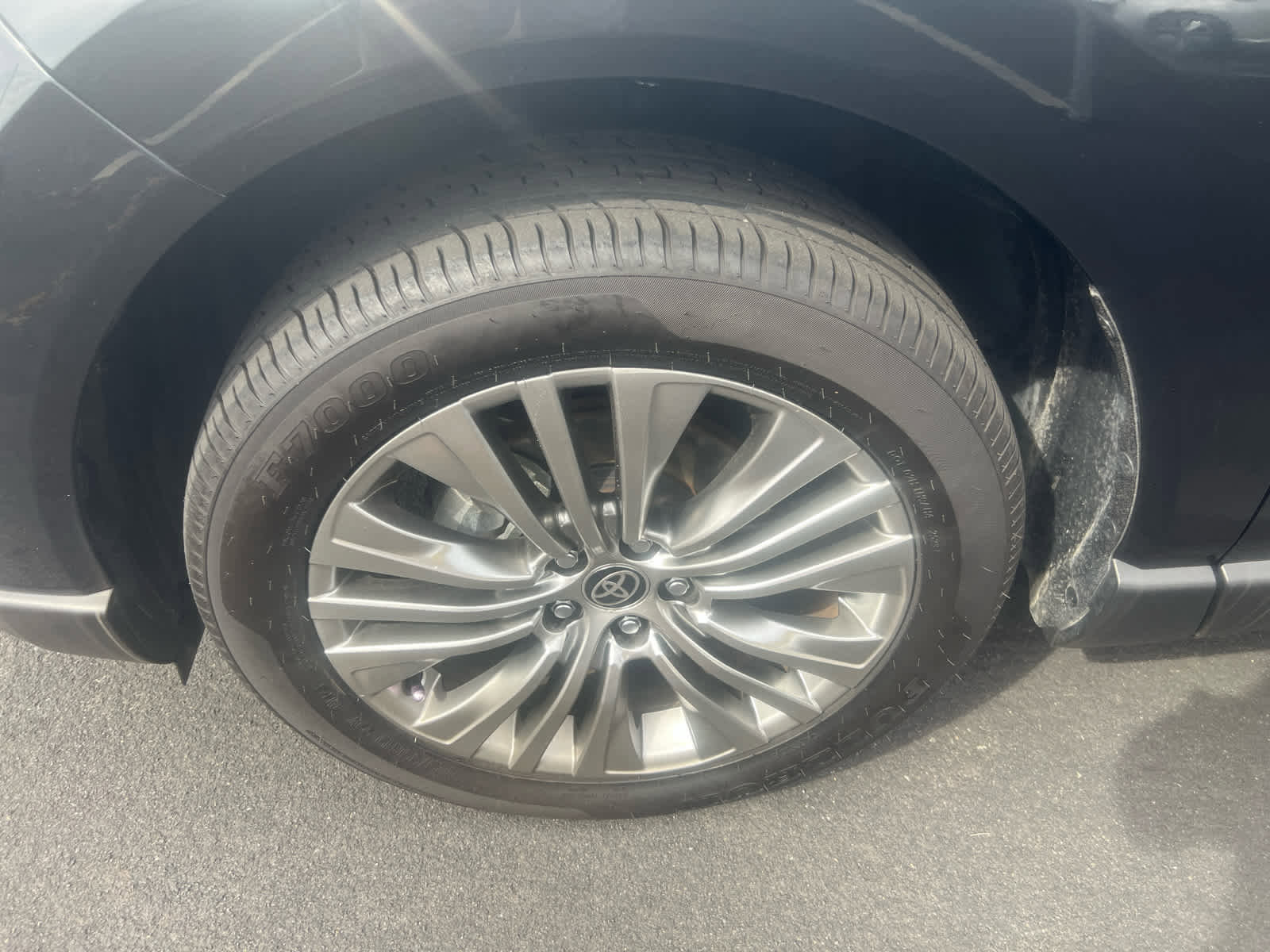 Certified 2024 Toyota Venza XLE AWD/4WD image 6
