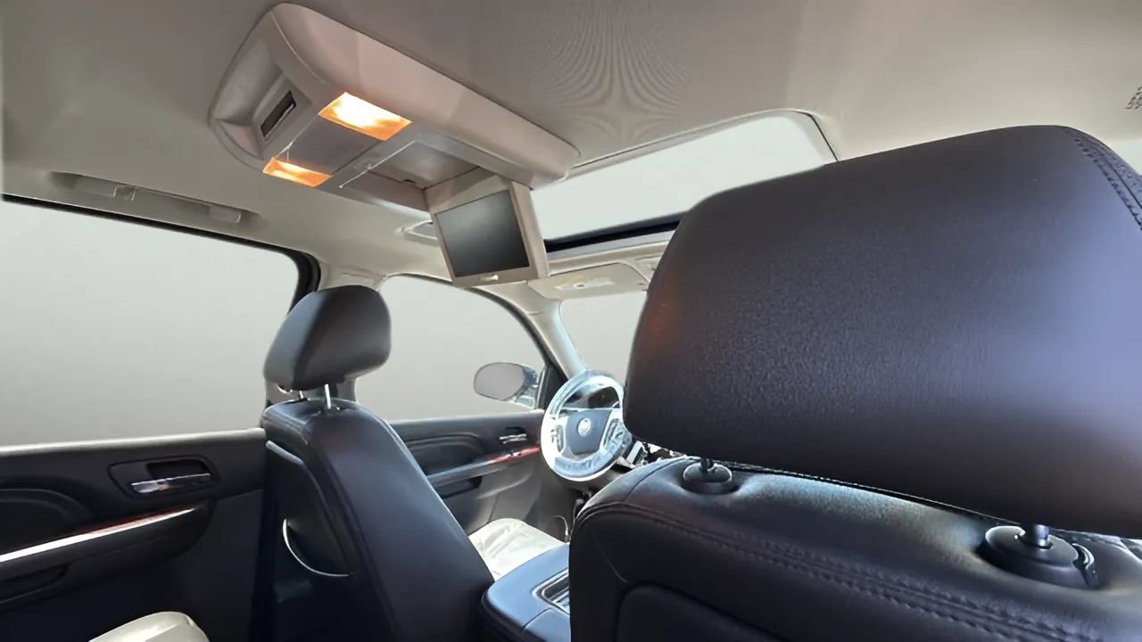 Used 2012 Cadillac Escalade EXT Premium AWD/4WD image 12