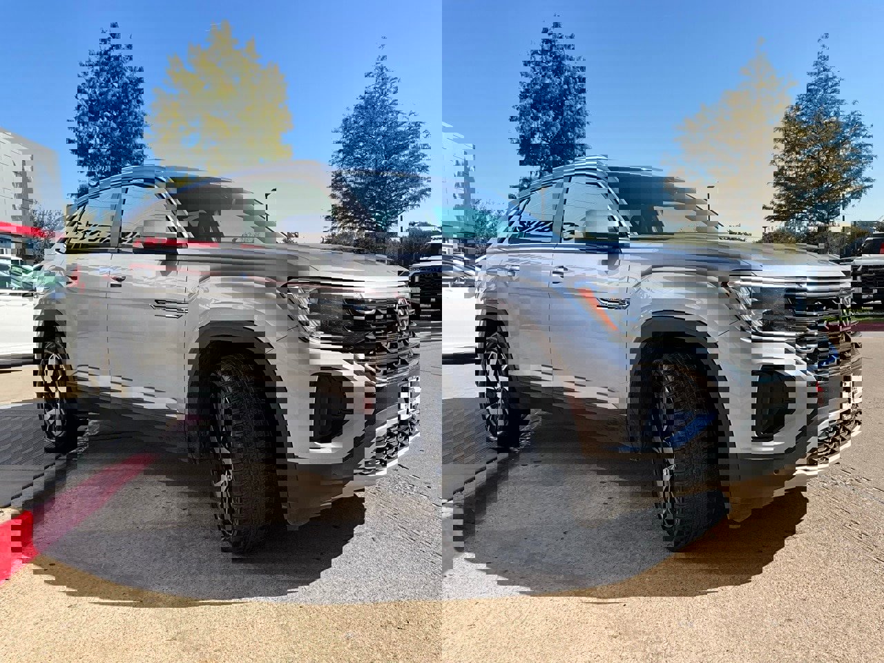 Used 2025 Volkswagen Atlas Cross Sport SE image 5