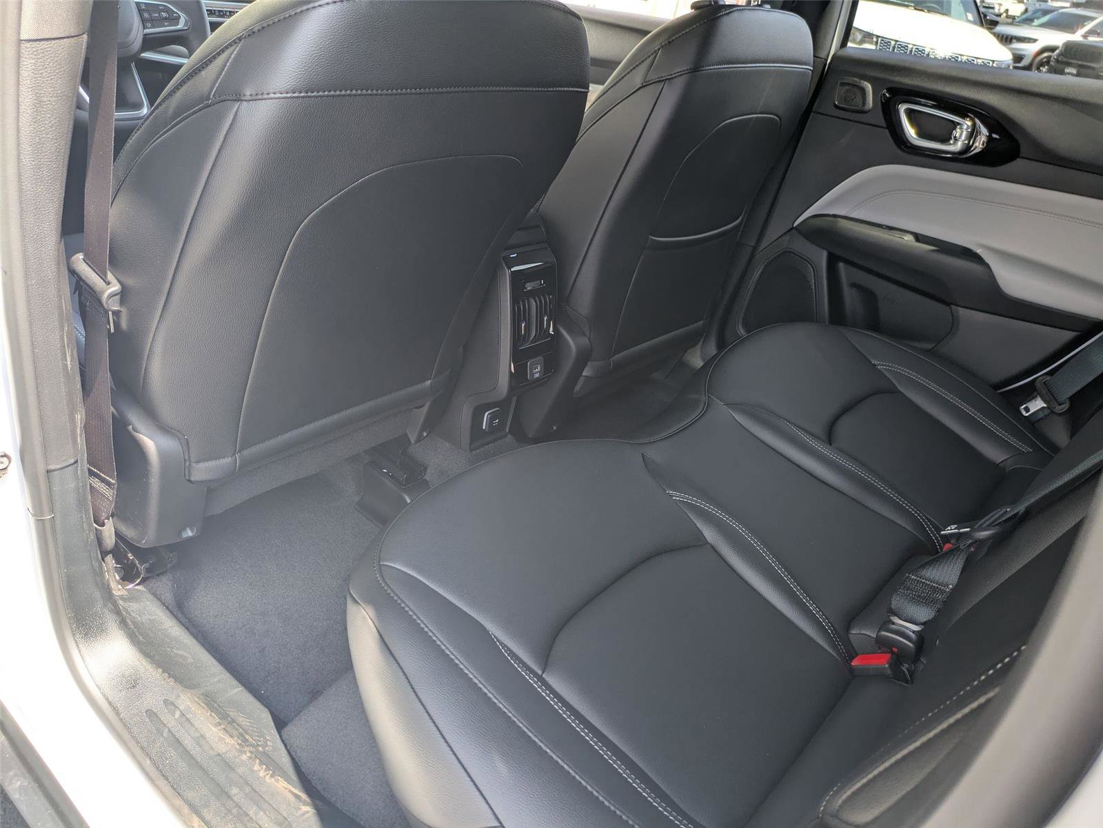 New 2025 Jeep Compass Limited w/ Sun & Sound Group image 33