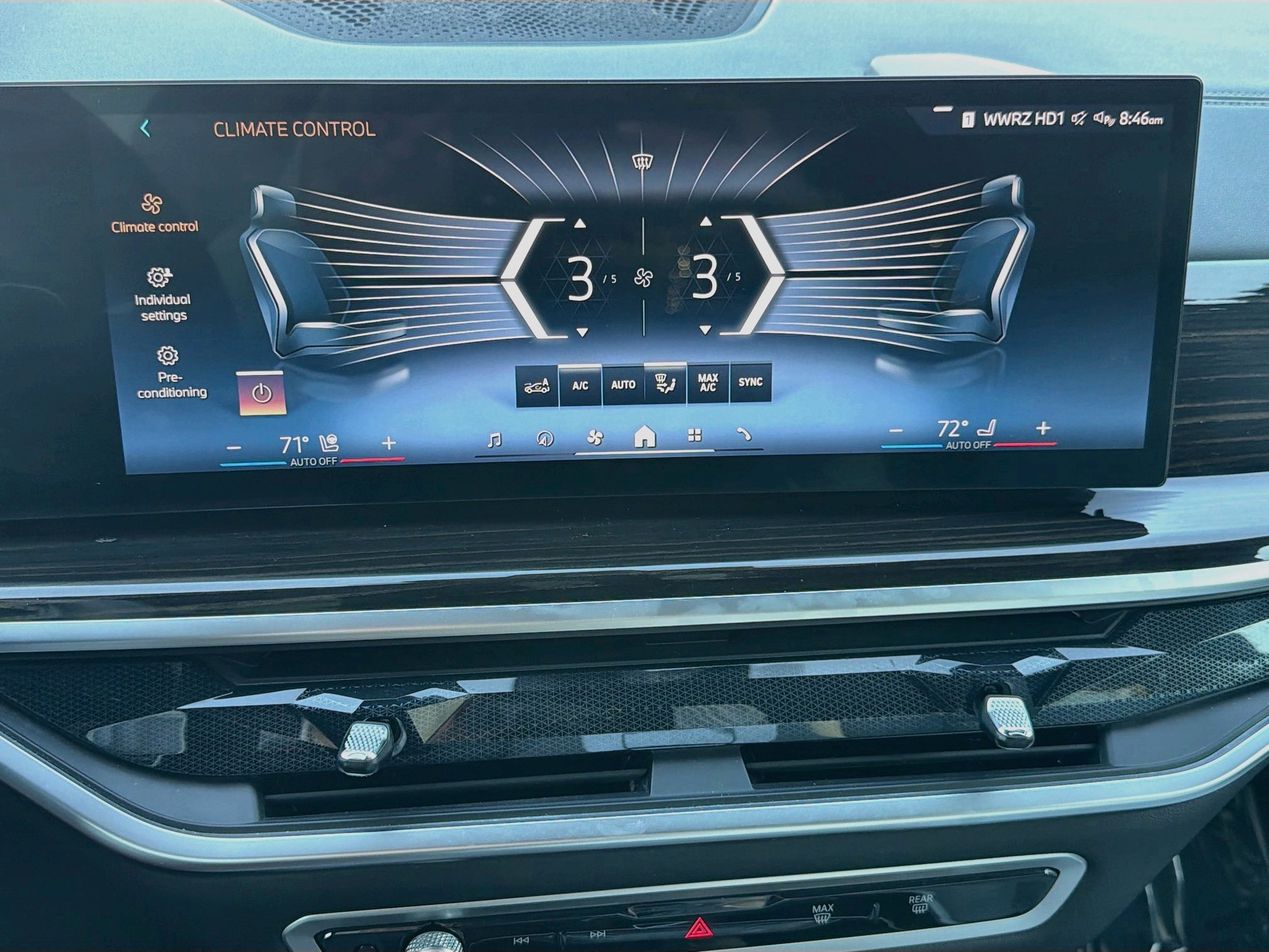 Used 2025 BMW X5 sDrive40i w/ M Sport Package RWD image 35